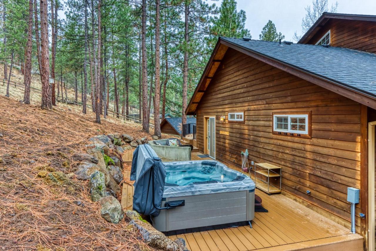 Camp Polk Lodge Sisters Exterior photo